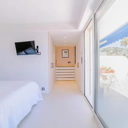 1-br Sea View Terrace & Parking Apartment *