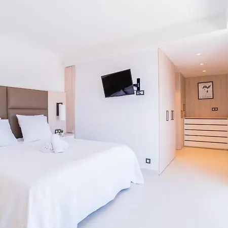 Apartment 1-br Sea View Terrace & Parking *