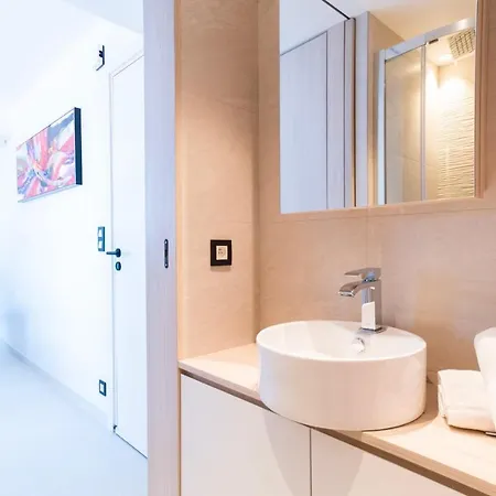 1-br Sea View Terrace & Parking