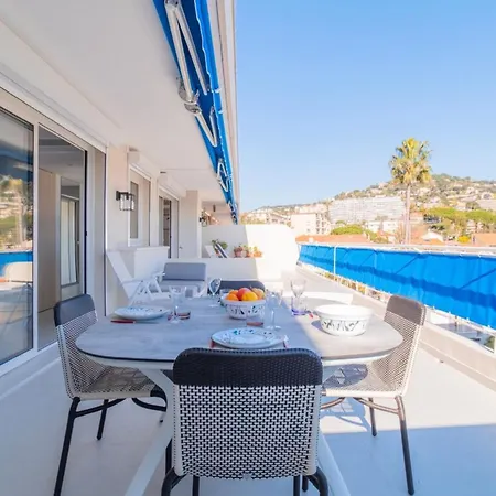 Apartman 1-br Sea View Terrace & Parking *