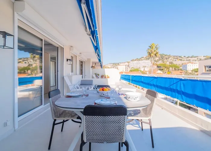 1-br Sea View Terrace & Parking شقة كان