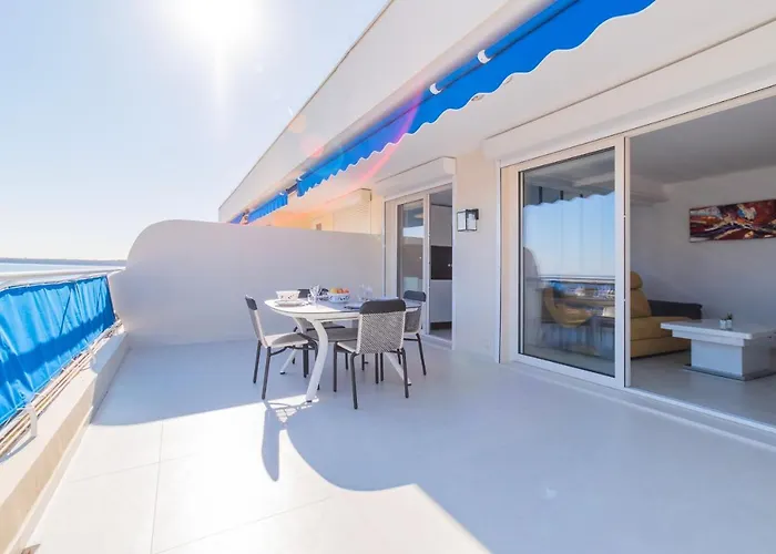 1-br Sea View Terrace & Parking شقة كان