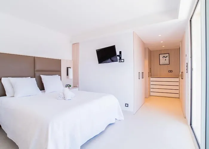 شقة 1-br Sea View Terrace & Parking *