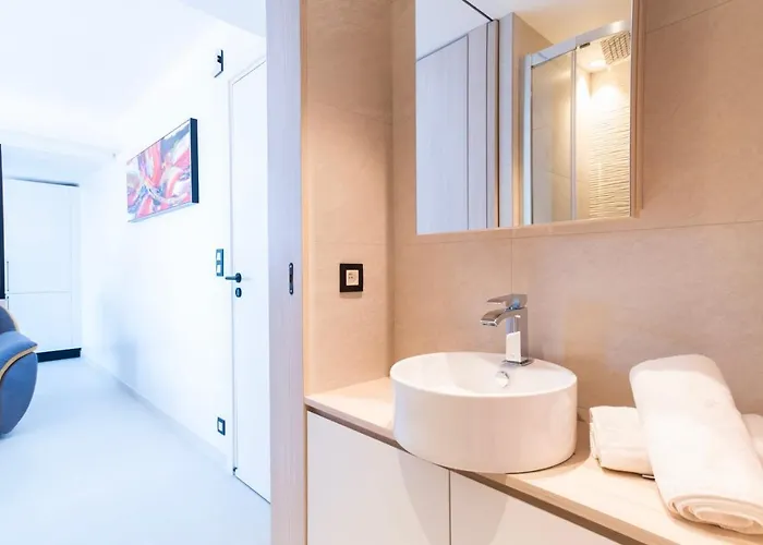 1-br Sea View Terrace & Parking