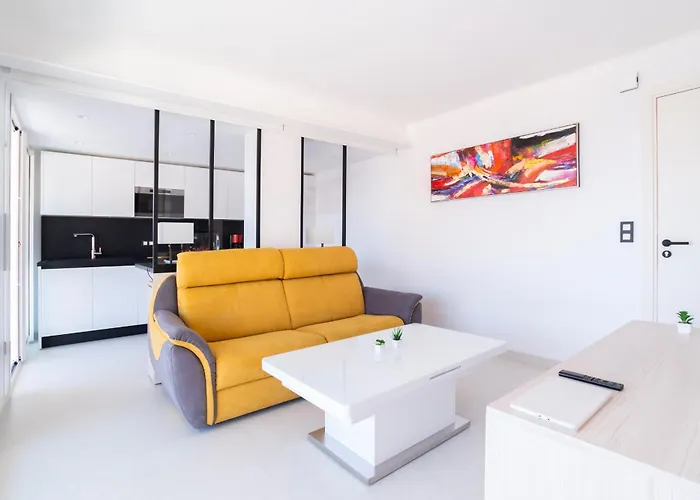 شقة 1-br Sea View Terrace & Parking