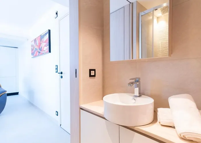 1-br Sea View Terrace & Parking