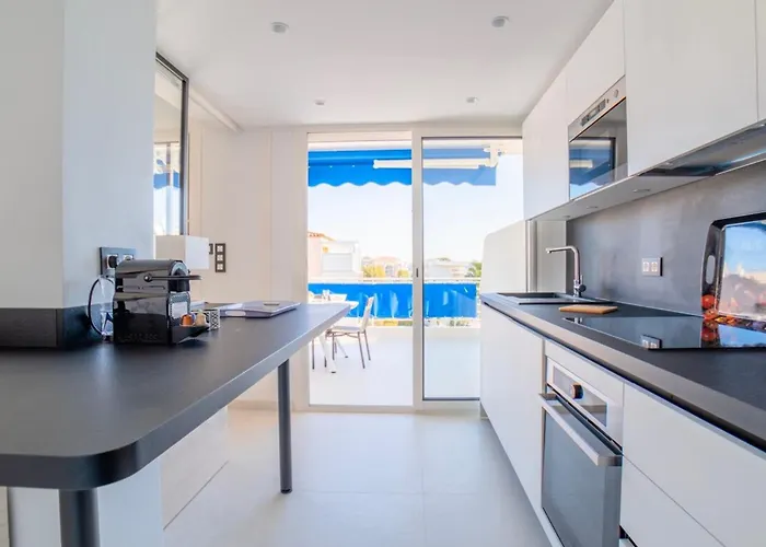 1-br Sea View Terrace & Parking *