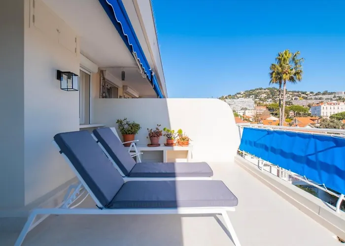 1-br Sea View Terrace & Parking * كان