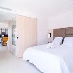1-br Sea View Terrace & Parking Апартаменты