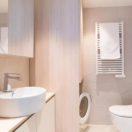 1-br Sea View Terrace & Parking *